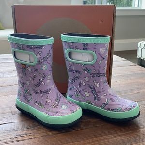 New in Box Children’s Bogs Short Rainboot- Purple